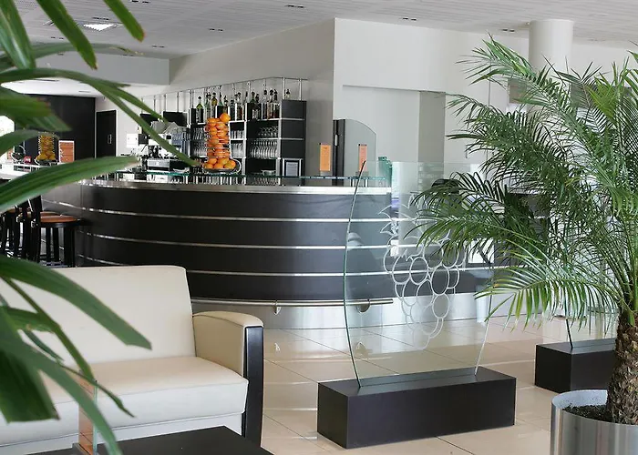 Bordeaux Sud - By Ihg Hotell Pessac